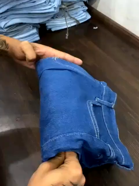 kit 3 calças jeans masculina skinny com LYCRA elastano original promoção NF link de compra abaixo:  obs: copiar e colar link no seu navegador. https://s.shopee.com.br/4q4bjwBQFf