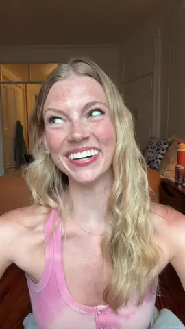 She’s got JoJo Siwa eyes #wlw 