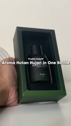 Buat lo yang suka sama aroma relaxing kaya aroma hutan abis hujan yang nyegerin lo bisa dapetin itu dalams sebotol parfum ini bro! Ada yang udah cobain Freezy Forest ini bro?👀👋🏼✨ #FreezyForest #ParfumPria #ParfumCowok #Cave #MensGrooming
