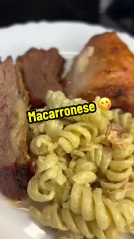Macarronese muito fácil de fazer, com poucos ingredientes e fica deliciosa! 😋 Ingredientes:  500g de massa parafuso; 1 cenoura pequena ralada; 1 cebola média; 1 tomate médio (sem a poupa); 3 ovos; Óleo; Tempero verde e sal  #macarronese #maionesecaseira #receitasimples #receitasfaceis 