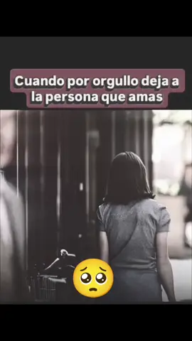 Cuando por orgullo dejas ir a la persona que te ama. Aprovecha cuando alguien te demuestre su amor incondicional y no l@ dejes por ningún motivo, después se pueden arrepentir porque ya no van a encontrar una persona como el o ella dos veces. #despedida #amor #escribiendo #Paratiii #orgullo 