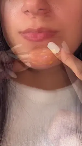 To passada  . . . . #gloss #lipoil #preenchimentolabial #plumpinglipoil #plumper #preenchimentodelabios #teste #shopee #achadinho #girls 