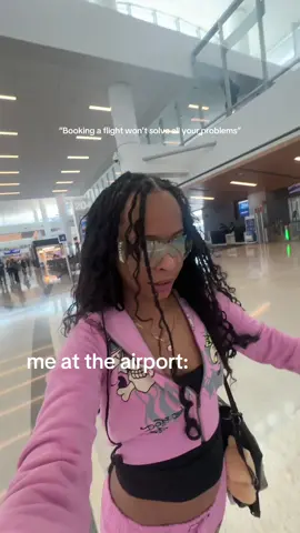 🤷🏽‍♀️🎀💕 #traveltiktok #catchflightsnotfeelings #fypシ゚viral 