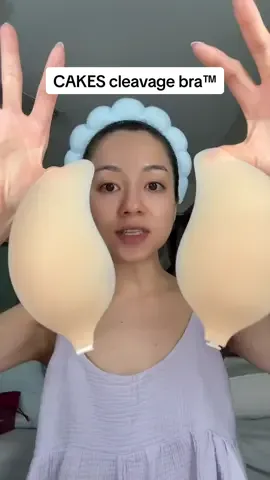Trying the CAKES cleavage bra™ on small chested girl 🫶🏻 