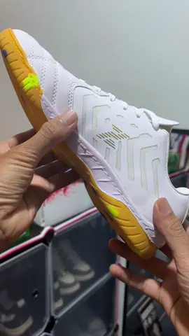sepatu futsal keren #sepatufutsal #sepatumurah #sepatuolahraga 