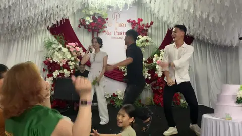 Giọng ca Minh Anh đầy nội lực