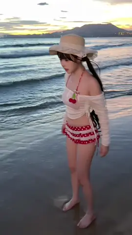 This is summer #reallysummer #seaside #koyuna2 #koyuna2  #somniabear