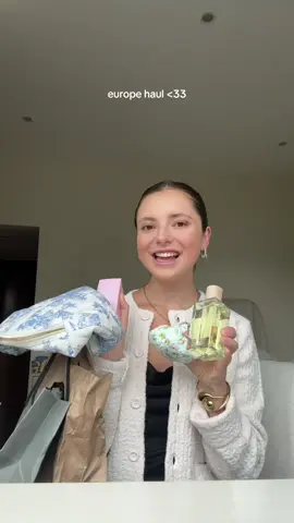 im so obsessed with everythinggg | la carteraaaa 🤍😮‍💨 #fyp #foryou #foryoupage #viral #haul #europe #grwm #content #makeup  
