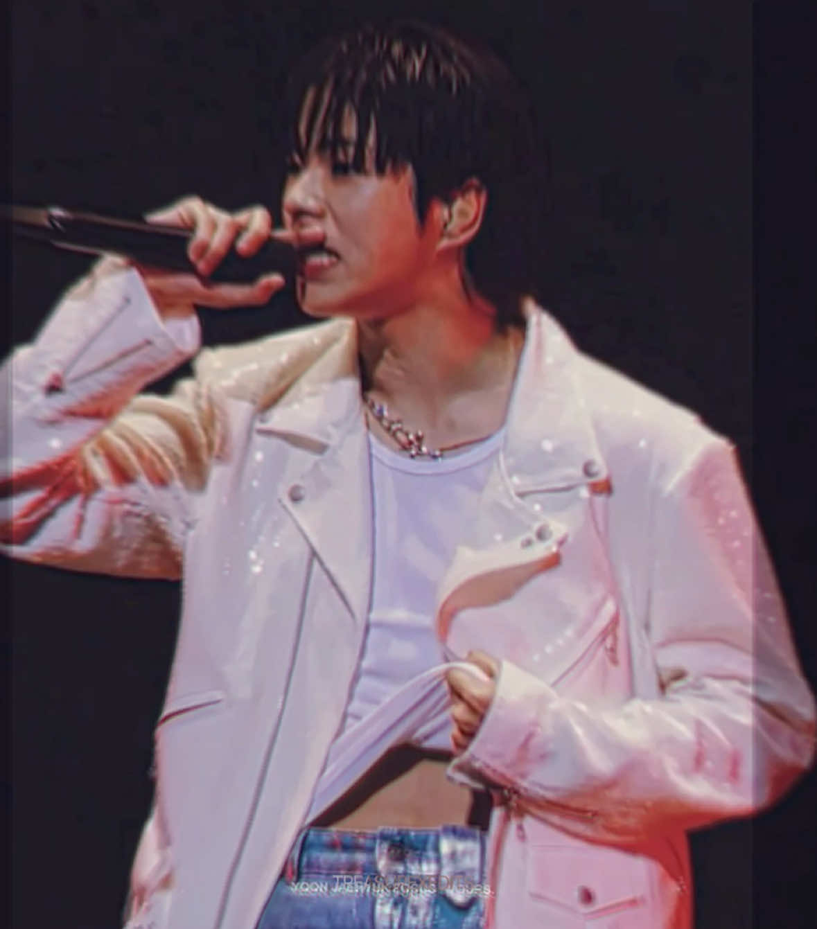 bro thinks he’s slick with the fake fall | #treasure #jaehyuk #treasure_yg #teume #kpop #fyp 