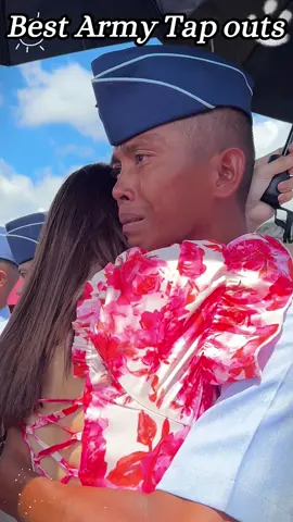 Best Army Tap Outs 😭#reunion #surprise #army #military #fypシ゚viral #fyp #tiktok #usa 