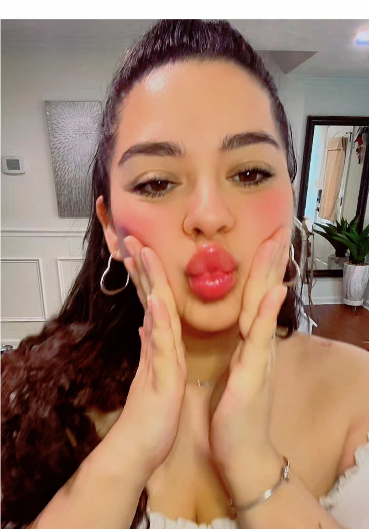 Merenguito 💃🏻💃🏻 “Un mal amor no se extraña” muy bonito tema de @Charly R felicidades me encanta la canción! 🥳 #merengue #artistanuevo #nuevacancion #unmalamor #bailando #bailandomerengue #latina #latinaenusa #chapina #chapinaenusa🇬🇹🇺🇸 #guatenalacheck #parati #viral 