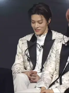 masih kesel sama komenan 'jalannya masih kayak idol' lah terus jalannya harus yg kayak gimana njir, petantang petenteng gitu? Itu mah Yuta kalau Ryo ya gak akan masuk sama karakternya ib:@Nanta #中本悠太 #nakamotoyuta #yuta #nayuta #dewa19 