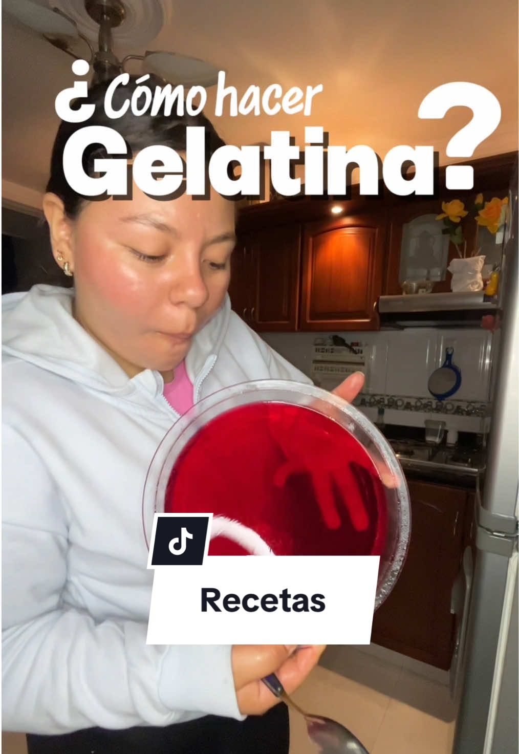 Si tú tampoco sabías hacer gelatina, ¿O yo era la única única pues? 😭 esto es para ti 🫠 Solo necesitas 1 pocillo de agua caliente y 1 de agua fría, ¡y queda perfecta! #gelatina #recetafacil #cocinafacil #paratii #recetasrapidas #aprendiendoentiktok #gelatinas 