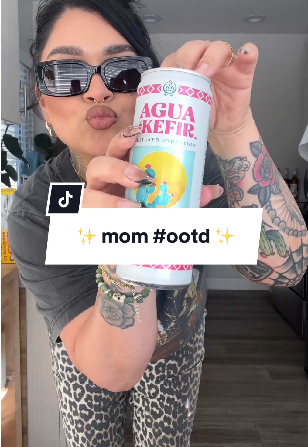 mom fit of the day ✨  @Old Navy Official nirvana tee @Marshalls leopard pants @Converse high top platforms @DEZI EYEWEAR DRIPPY @aguadekefir dragonfruit fresa 