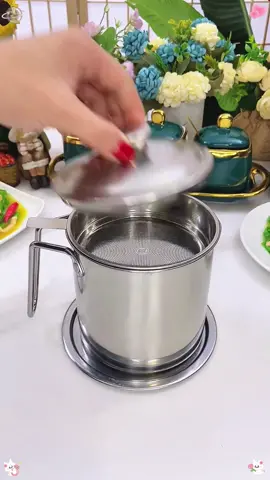 The oil filter pot is very easy to useclick on the yellow basket to buy it.have sold a lot of this one.The quality is very good and the price is very cheap.#goodthing#foryou#kitchen#TikTokShop