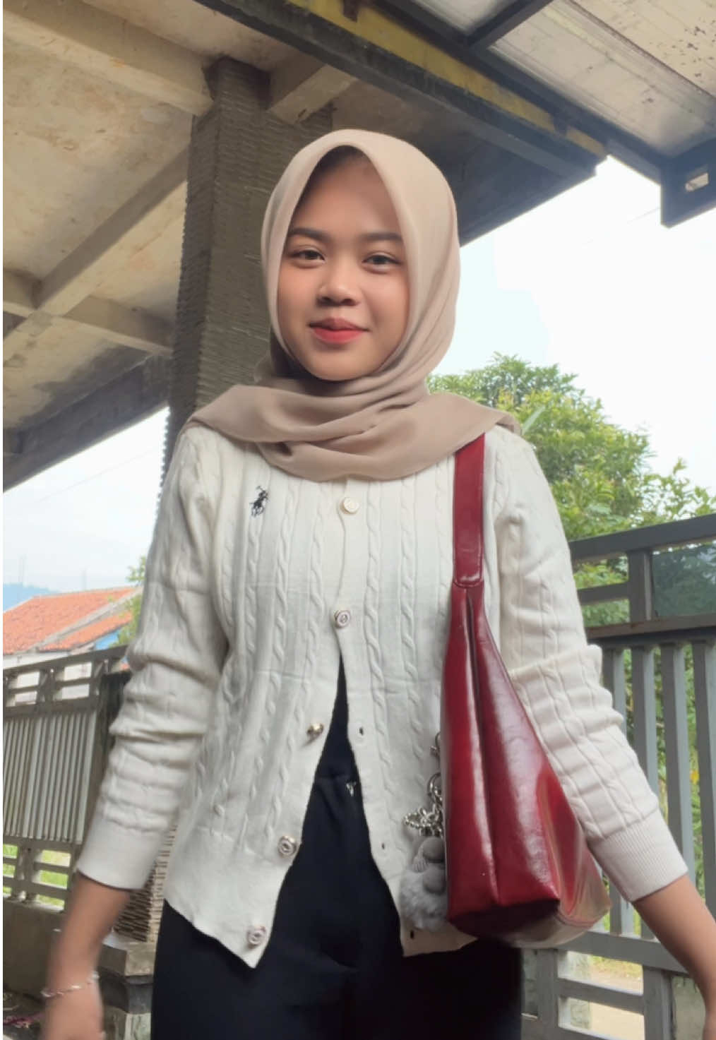 cardigan baluww sangat cantikk kaya akyuu🤭#outfitideas #cardigan #rekomendasioutfit #foryou 