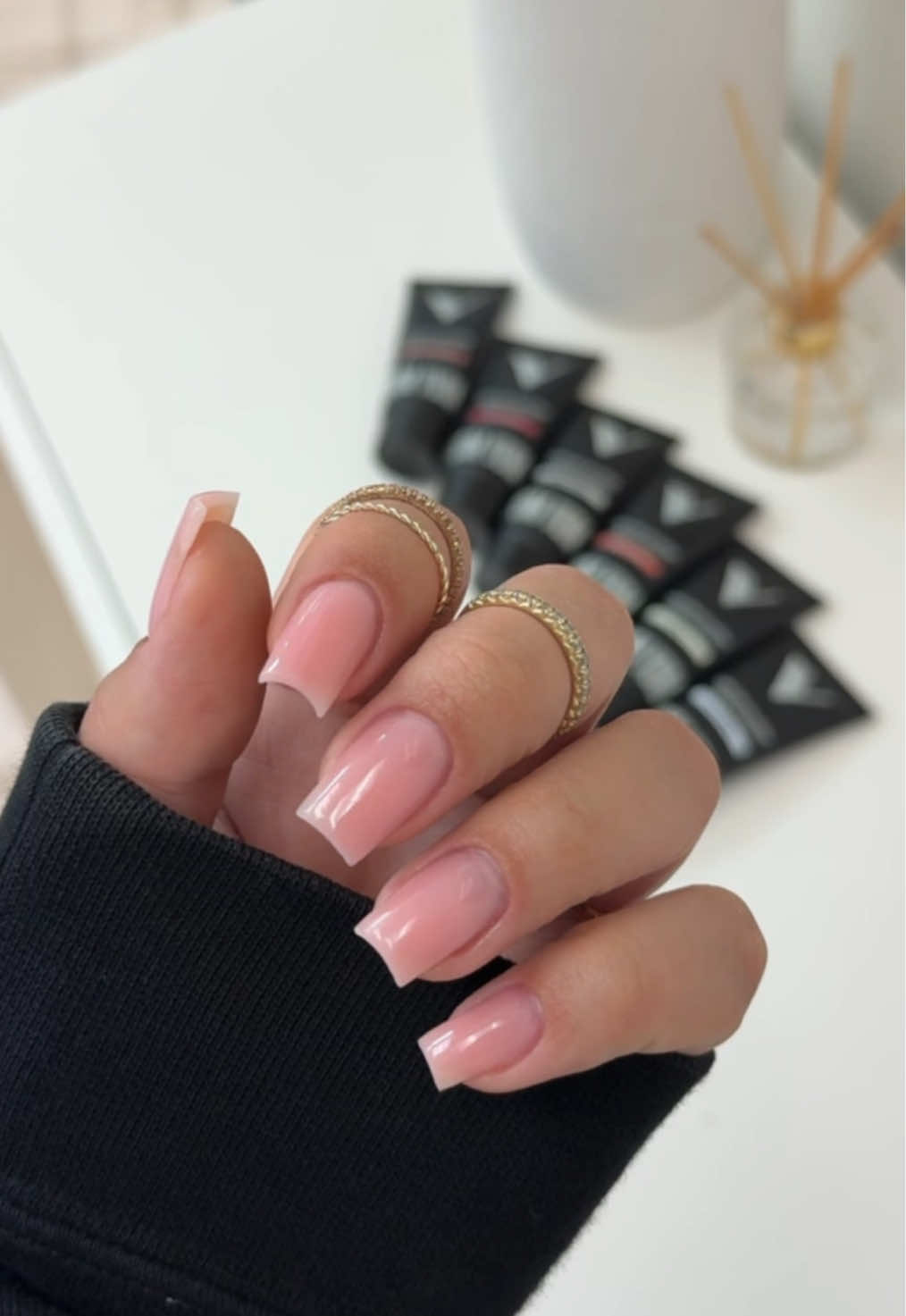Natural nail girlies unite 💅✨👯‍♀️#vbeautypure #nails @priscillasnails_ 