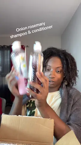 Smells nothing like onions 🧅 #hairgrowth #onionshampoo #ttsacl #ttshop #dealsforyoudays #healthyhair 