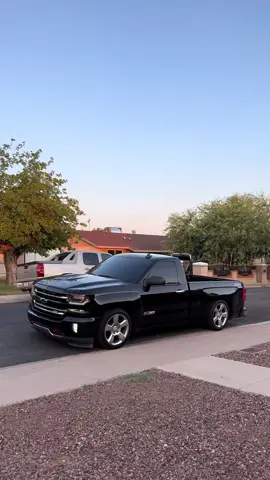 Quiero una. ✌🏻 #silverado #singlecab #Az #suelotrucks #fypシ #droppedtrucks #foryou #chevy #truclsoftiktok #singlecab 