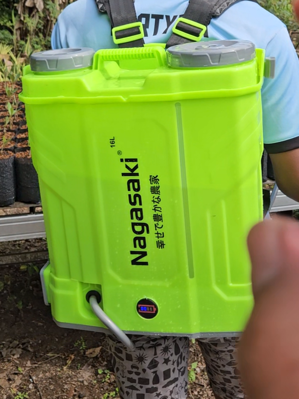 Sprayer elektrik merk nagasaki ,kekuatan semprot maksimal #sprayer #sprayerelektrik 