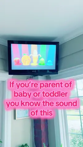 This is what plays in our tv most of the time lol I have found no choice but to dance to it as well #toddlersoftiktok #heybearsensory #DancingFruits #Mama #Baby #babyandmommy #BabyGirl #DancingBaby #Fun #FYP #Trend #Viral #Party #Old #SaturdayNight #Wekeend #HomeBound #latinostiktok #LOL 