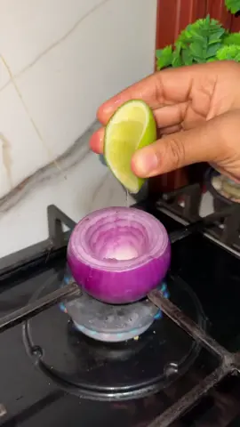 En Japón hacen esto para no enfermar  ingredientes: 1 cebolla roja el jugo de medio limón  2 cucharada de miel de abejas  cura garganta irritada, la flema y mejora tu sistema inmunológico  #soycristiano #evangelio 