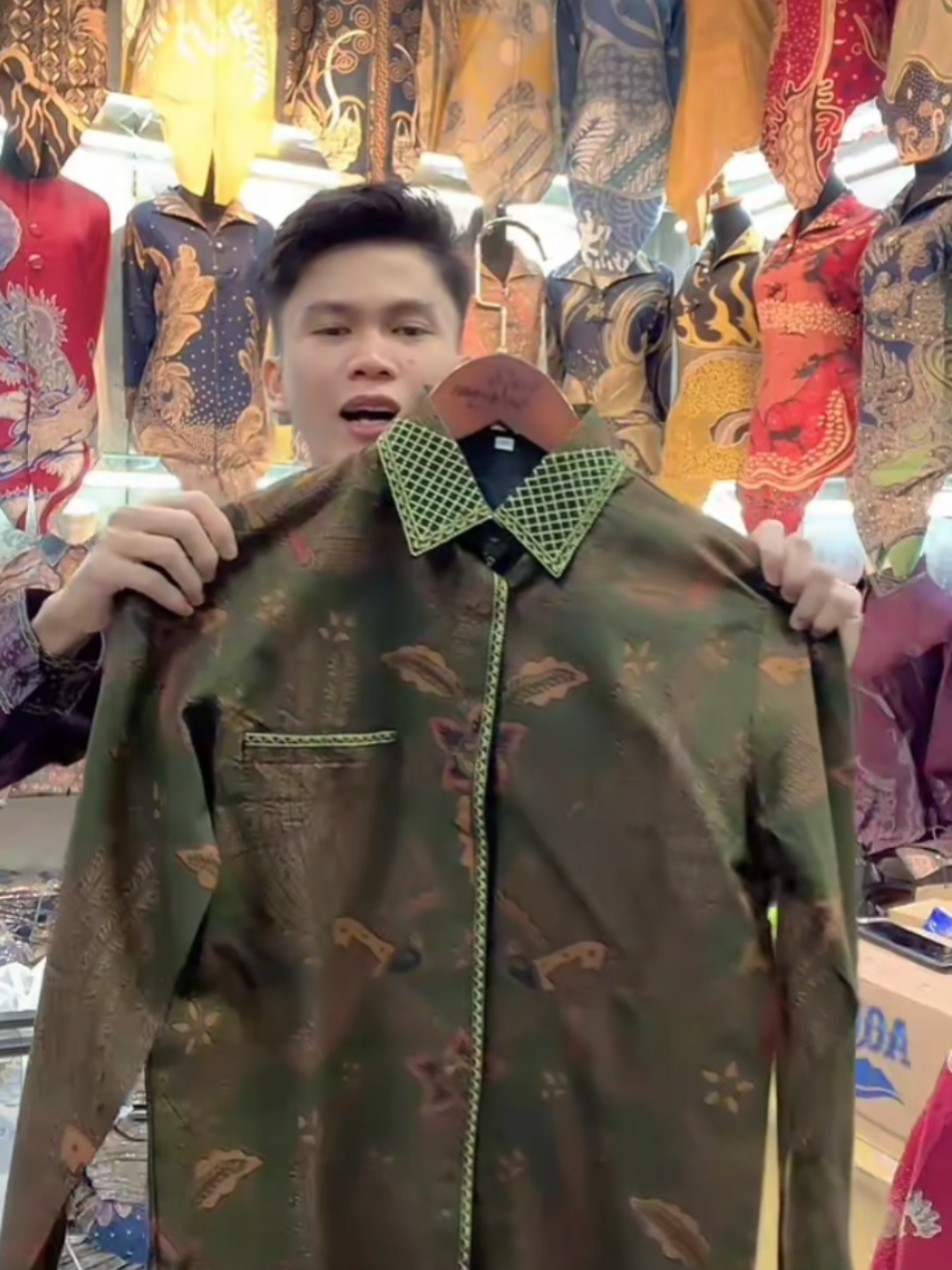 Batik pria exlusive bahan katun tulis jaitan smock bordir#kemejabatikpria #premium #terlaris #cod 