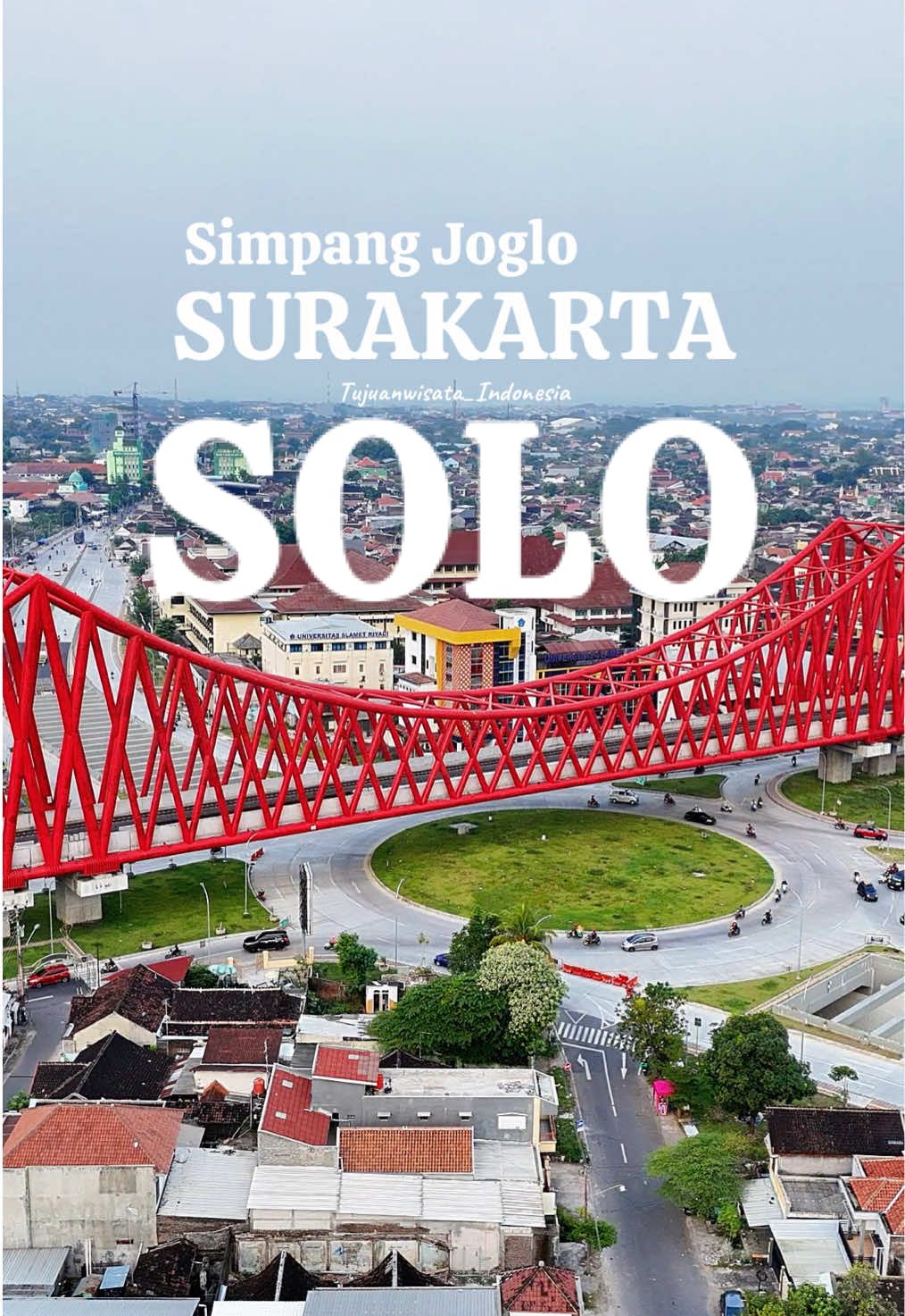 Simpang Joglo Surakarta, menjadi salah satu tempat iconik baru yang dimiliki kota Surakarta / Solo Jawa Tengah. dimana simpang joglo ini terdiri dari jembatan Kereta api dan underpass joglo.  #solo #surakarta #jembatanjoglo #simpangjoglo #simpangjoglosolo #jawatengah 