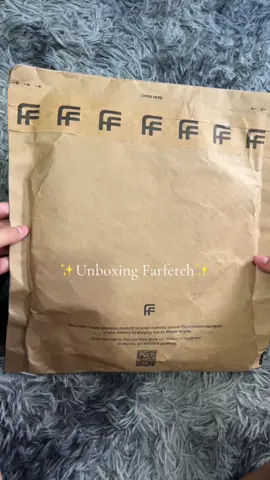 Unboxingggg Farfetch  Gorro Jacquemus pescador Le bob Artichaut!!!  Link Código de descuento Farfetch https://farfetch.mention-me.com/m/nsmc/yn6lb-93d524fa32 #fyp #farfecthunboxing #farfetch #jacquemus #sombrero #OOTD #compras #Summer #verano 