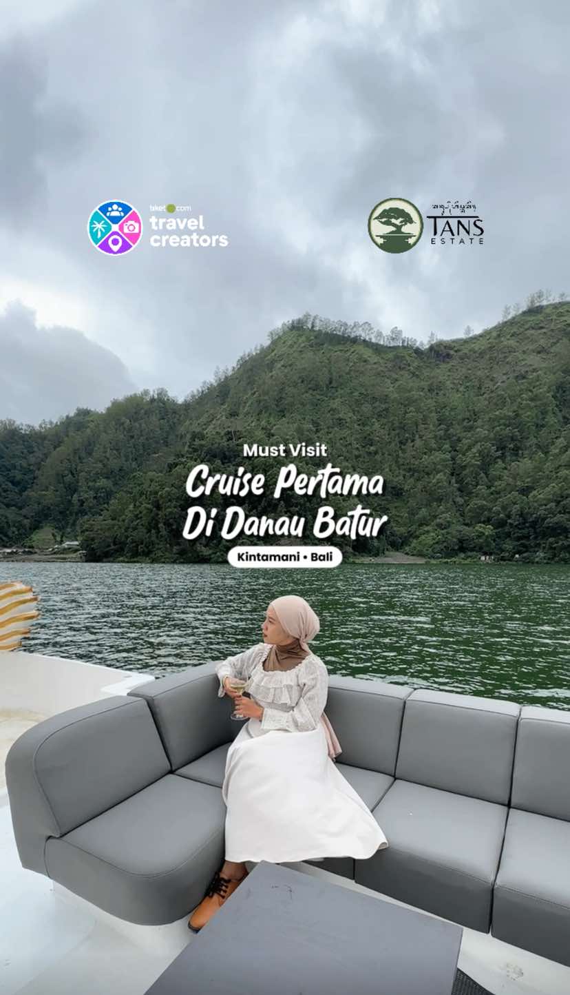 Rekomendasi wisata baru di Kintamani, sensasi berlayar di Danau Batur sekalian belajar budaya peninggalan dari Bali Aga, wajib masuk bucketlist liburan kamu deh 🚢 Selama 60 menit kamu bakalan di ajakin Royal Songan Cruise berkeliling Danau Batur dengan view yang magical banget, jadi pengalaman yang menarik & tiada duanya 🥹✨ 📍Main Venue - Tan’s Estate at Batur Geopark Kawasan Pemanfaatan TWA Gunung Batur Bukit Payang Jl. Pendakian Gn. Batur No.88, Batur Tengah, Kintamani, Bali #ExploreKintamani #PesonaBatur #RoyalSonganCruise #BaturSunrise #TansEstate #VisitTans #CharmingKintamani #TansExperience #BaturGeopark #SemuaAdaTiketnya #TiketcomTravelCreators #WisataBali #JelajahBali #LakeCruise 
