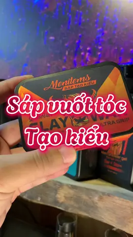 Mới bắt đầu tạo kiểu? Menitems vi tinh thể là sáp vuốt tóc cực dễ dùng, không bết, không khô tóc, dễ chỉnh sửa trong ngày. Chất sáp mềm mịn, dễ lấy, tán đều và kiểm soát tóc tốt. Thích hợp cho undercut, side part, layer nhẹ nhàng. Không cần kỹ thuật cao, chỉ vài phút là có mái tóc gọn gàng. Mùi thơm dễ chịu, vỏ nhỏ gọn tiện mang theo đi học, đi làm hay du lịch. #sapvuottoc #sapvuottocnam #sapvuottoccaocap #sapvuottocmenitems #xuhuong 