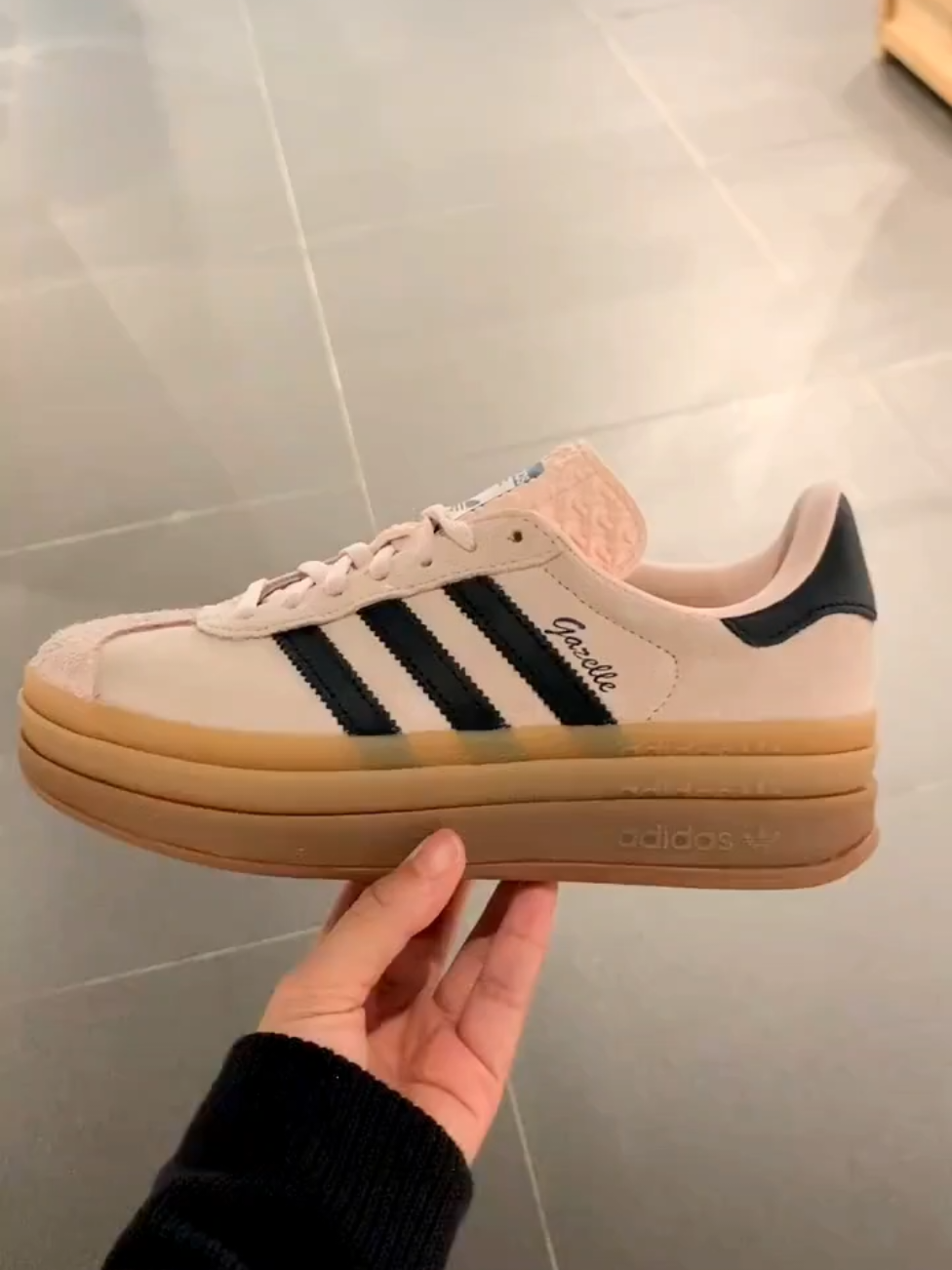 Adidas Gazelle Bold Wonder Quartz Pink Black Gum IE0429 #adidas #gazelle #adidasgazelle #sneakerswanita #sneakers 