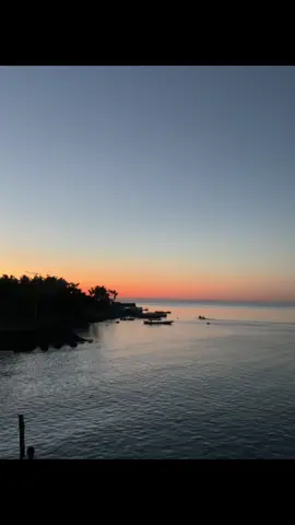Senja di pulau una una ✨ #pelautpunyacerita #lifeatsea #celebes #tojounauna #togeanisland 
