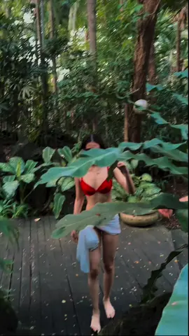 Happy Sunday! ♥️🌿 #sabrinacuervo #model #thefarmatsanbenito #RelaxAndUnwind #swimmingtime #virals 