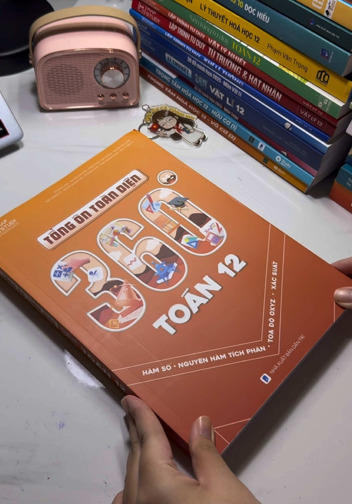 360 độ Toán tổng ôn toàn diện của tổ Toán mapstudy đẹp và xứng đáng lắm luôn . Quét toàn bộ dạng Toán và ôn lại 11 nữa nha 😋 Mê kinh khủng #mapstudy #360toan #360lithuyet #vna #thaylamtruong #thayvna #thaychinhan #map 