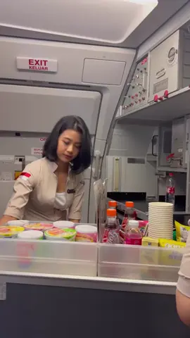 Pramugari cantik persiapan jualan dipesawat!! #pramugaricantik #superairjet #lionairgroup 