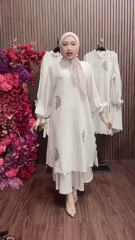 Setelan rok long tunik simple elegant. Bahan adem banget. Untuk order klik keranjang kuningnya ya #setelanwanita #setelanrok #tunik #onesetrok #longtunik #onesetkekinian #setelantunik #setelankekinian #setrok 