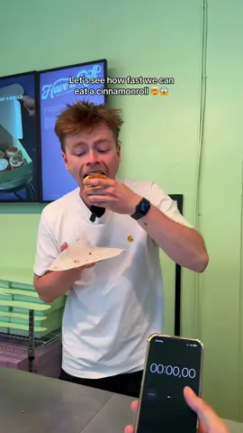 can you beat this? 🕒😱 What would be the record for eating a cinnamonroll?  #cinnamonroll #havearoll #team #cinnamonrolls #vegan #fyp 