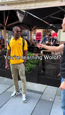 Final Language Boss 🤯🇸🇳 . Senegalese father speaks more than 8 languages 🇸🇳 . #africa #vienna #german #senegal #pular #wolof #mandinka #bambara #polyglot 