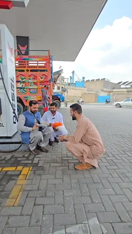 اس بھائی نے اپنی خوشی اتنے پیارے انداز میں ہمارے ساتھ منائی ❤️ اللہ پاک کامیاب کرے۔ آمین🥰 @M Imtiaz  @Faisal Jamil ⭐️ @Yasir Ali Official 