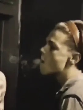 Leo in public#youngleonardodicaprio #leonardodicaprio #90s #fypシ゚ 