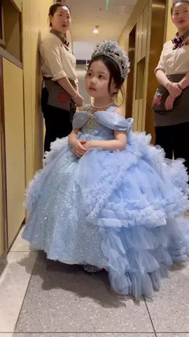 Moa moa 🫶❤️❤️ #mevabe #thoitrangtreem #embedethuong #cutebaby #vaytreem #xuhuong 