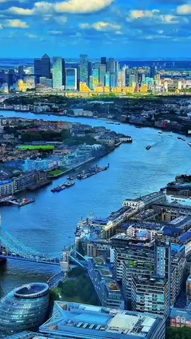 🇬🇧London Shard | Overlooking the city from the 72nd floor🇬🇧❤️🫶💯 #london #uk #london #theshard #londonlandscape #londontourism #londonattractions #londonlife #creatorsearchinsights 