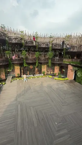 On of the best Rooftop Restaurant in Dhaka city . #foryou #explorepage #fyppppppppppppppppppppppppppppppppp #tiktokbdofficial🇧🇩 #theroyalgarden #cafelover #dhaka #view #uttaradhaka #viral #tending @TikTok Bangladesh 