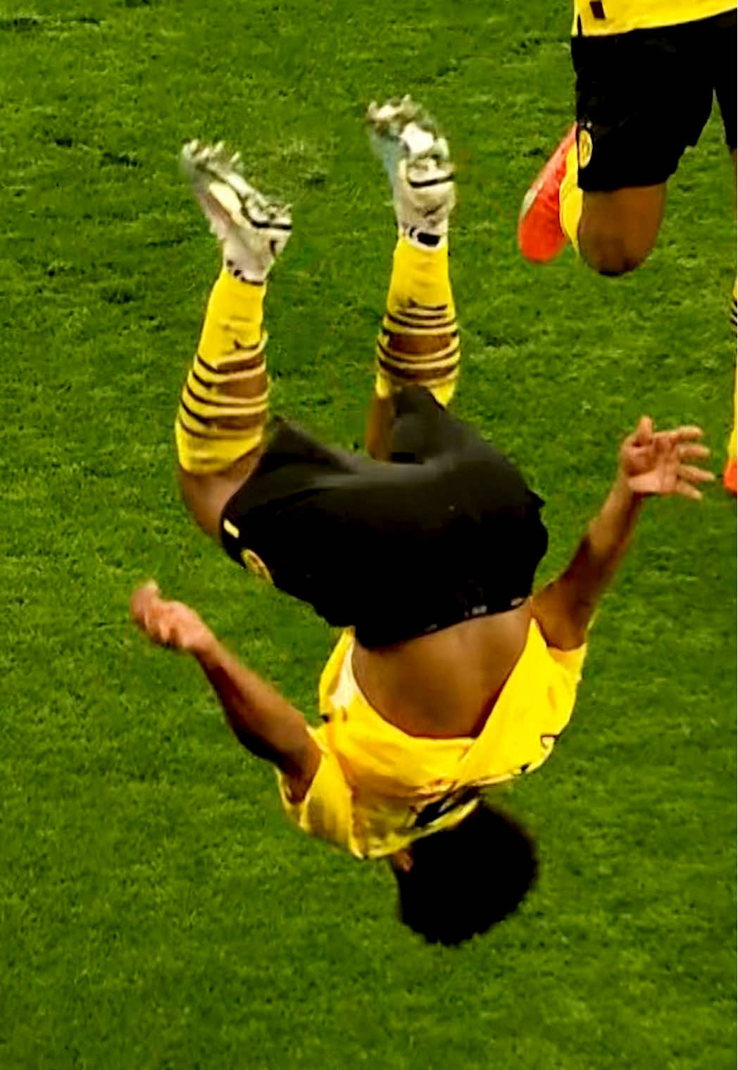 ADE-YEMI 🪩🕺