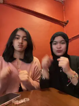 sepupu nih @yasmin 