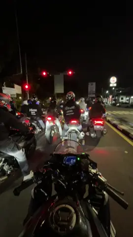 hari' ngejejer di lampu merah mulu 🤦🏻 #cbr250rr #newcbr250rr 