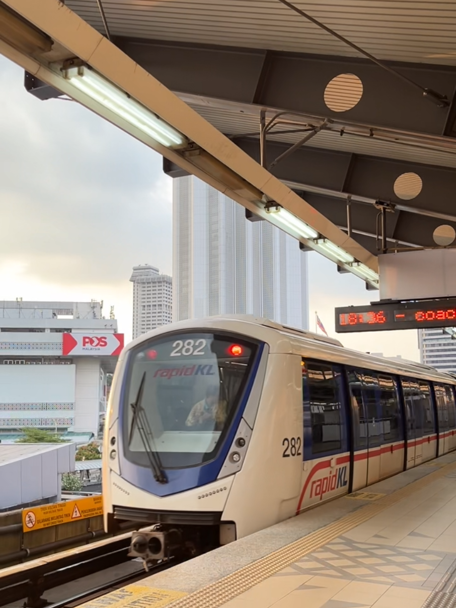 Pasar Seni #rapidkl #kualalumpur #lrtkelanajayaline #lrt #publictransport #pasarseni 