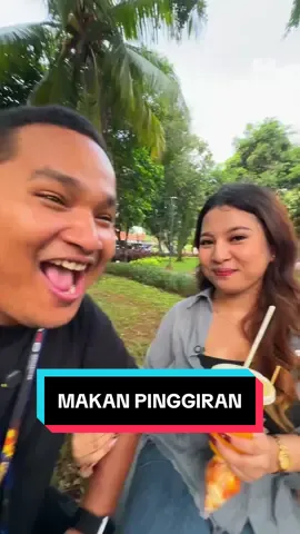 kata siapa cewe cantik gamau makan di pinngiran?🤪 #theyloveatak 