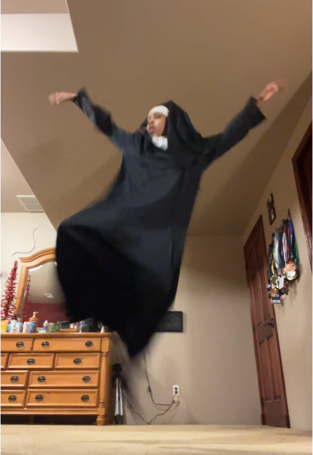 Praise the lord 😎 Dc: me 🖐🏾👩🏾‍🦱 #dance #dancing #dancevideo #heelclick #funny #nun #sisteract #sisteract2 #jerseyclub #praisebreak 